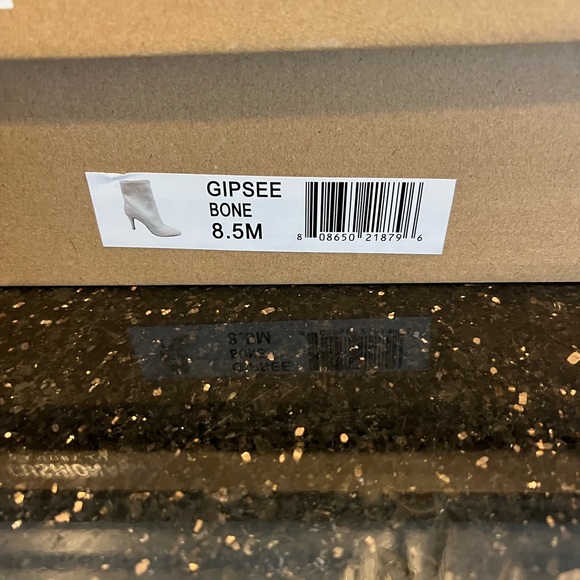 Cushionaire Gipsee Stretch Knit Booties - Picture 6 of 6